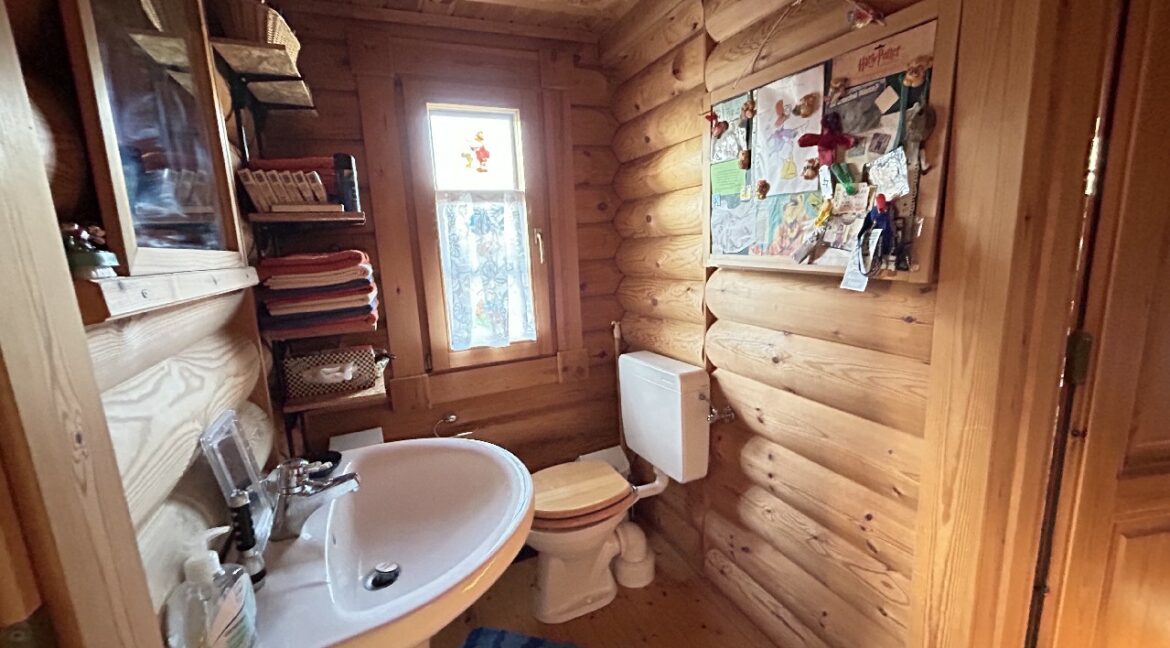 Bagno con doccia al primo piano