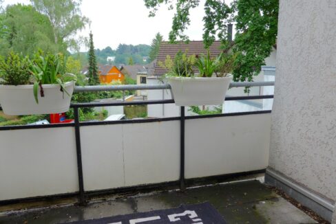 mit Balkon