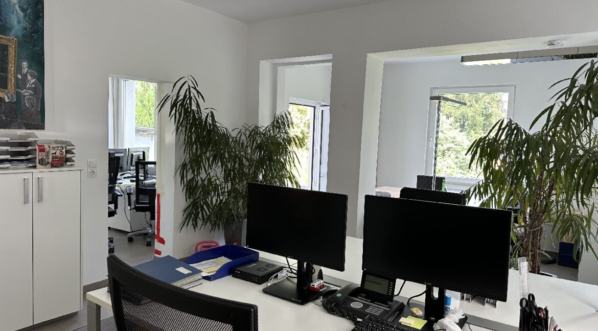 Büro im EG