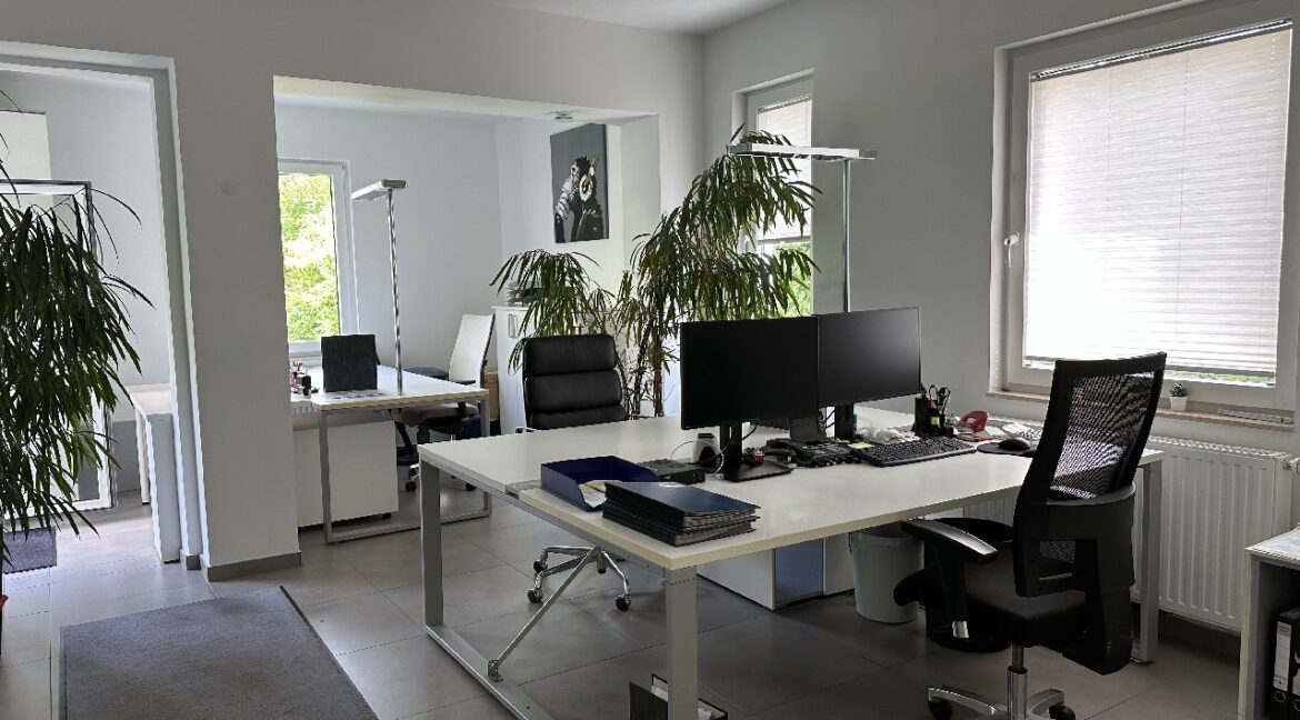 Büro im EG