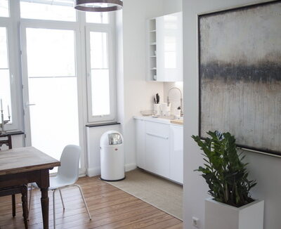 Blick in Küche und Essen