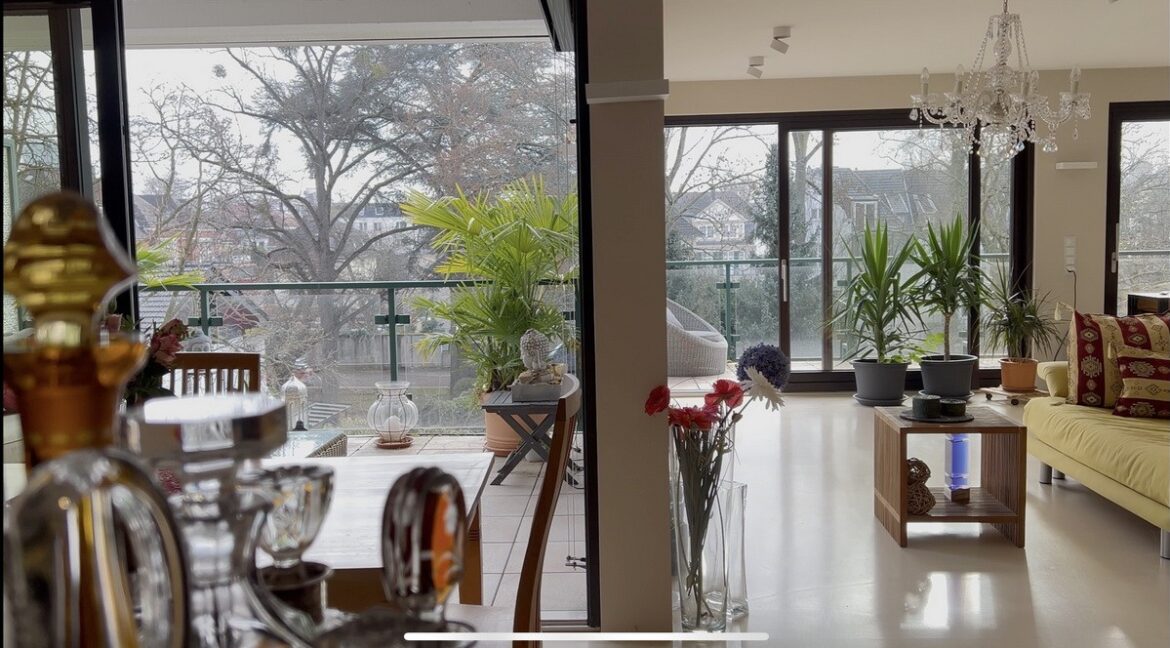 Blick zu zwei Terrassen