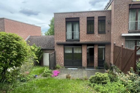 rückwärtige Hausansicht/ Garten
