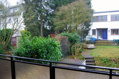 mit Balkon