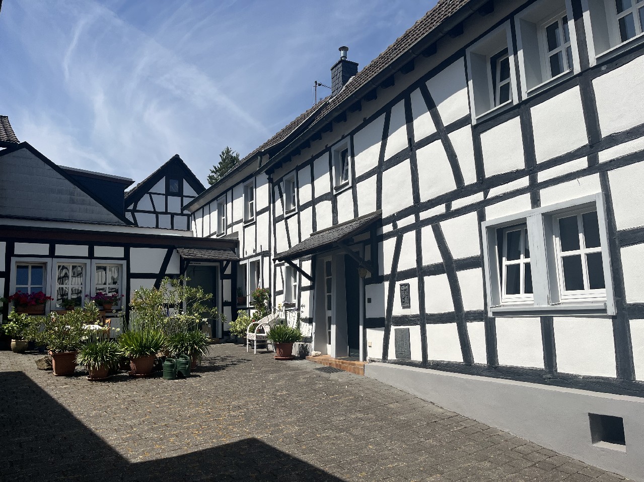 Liebhaber aufgepasst! Charmantes Fachwerkhaus in Bad Godesberg-Muffendorf