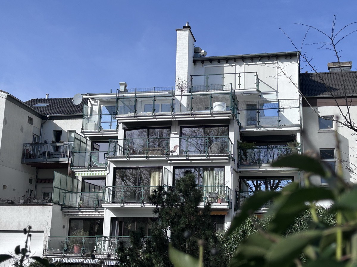VERKAUFT! Moderne Komfort-Terrassenhauswohnung hinter historischer Fassade in bester Lage von Bonn