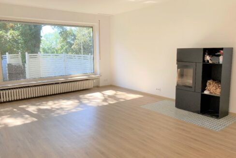 Wohnzimmer mit Kamin