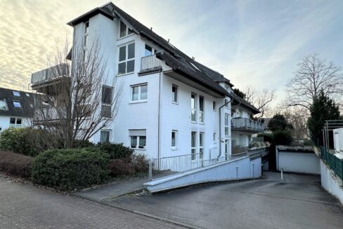 Tiefgarageneinfahrt