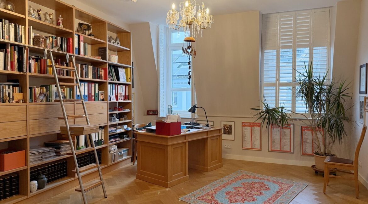 Bibliothek/Büro