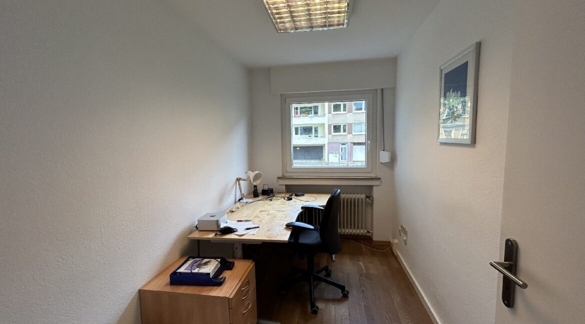 Büro 4