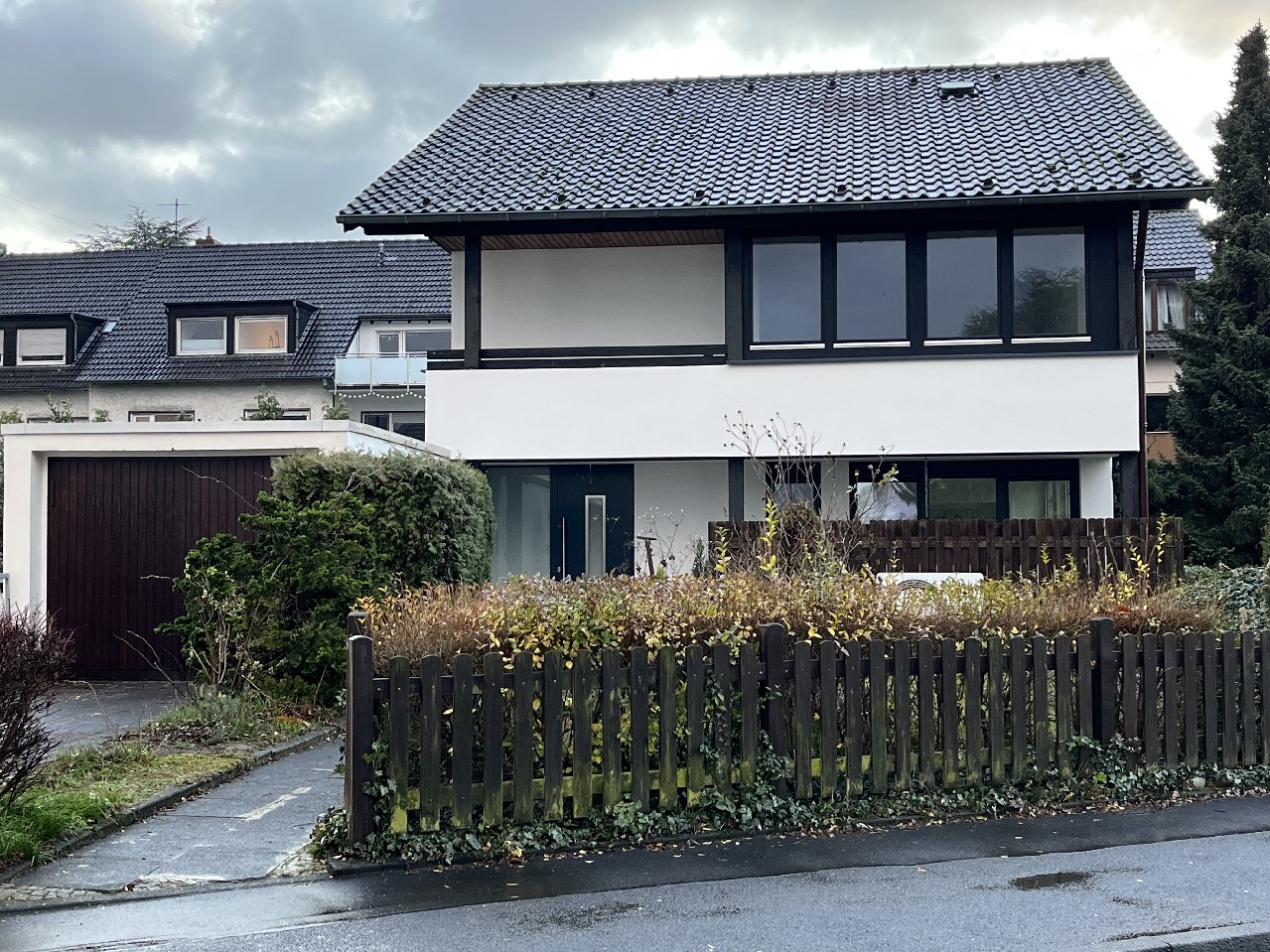 VERMIETET! Freistehendes Einfamilienhaus mit Sonnengarten und Siebengebirgsblick in Bad Godesberg