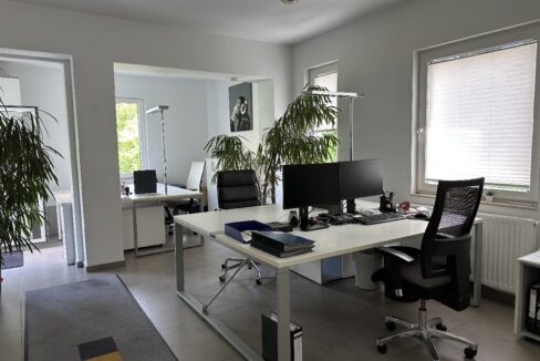 Büro im EG