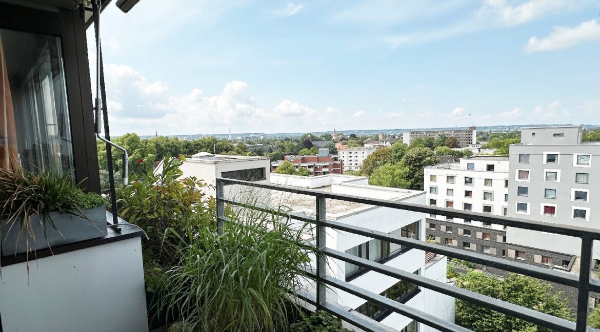 Loggia mit Fernblick u. Markise