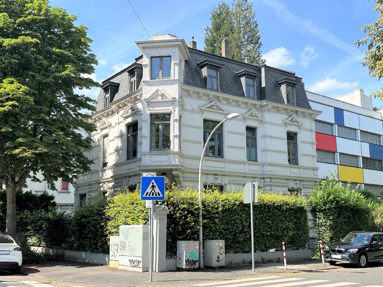 Charmantes Gründerzeithaus mit drei Wohneinheiten im beliebten Villenviertel von Bad Godesberg
