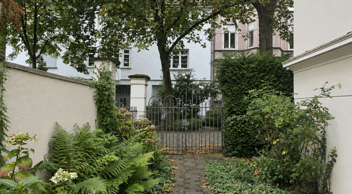 Innenhof/ Stellplatz
