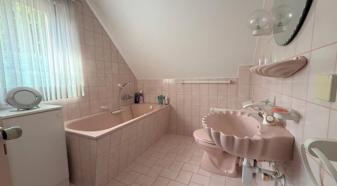 Wannenbad OG