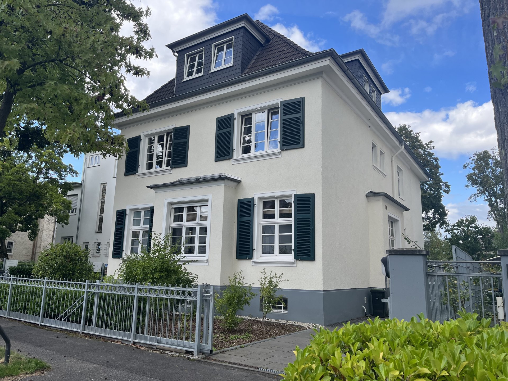 Schöne 2-Zimmer Terrassenwohnung im Villenviertel Bad Godesberg